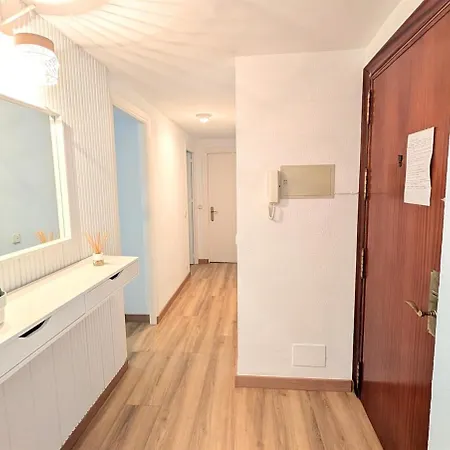 アパート 2 Bedrooms Close To The In Center フエンヒロラ